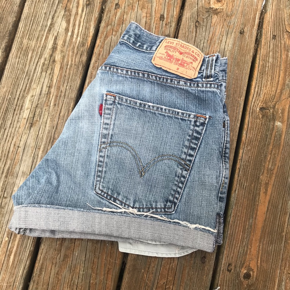 Levi cutoff shorts - Picture 2 of 4